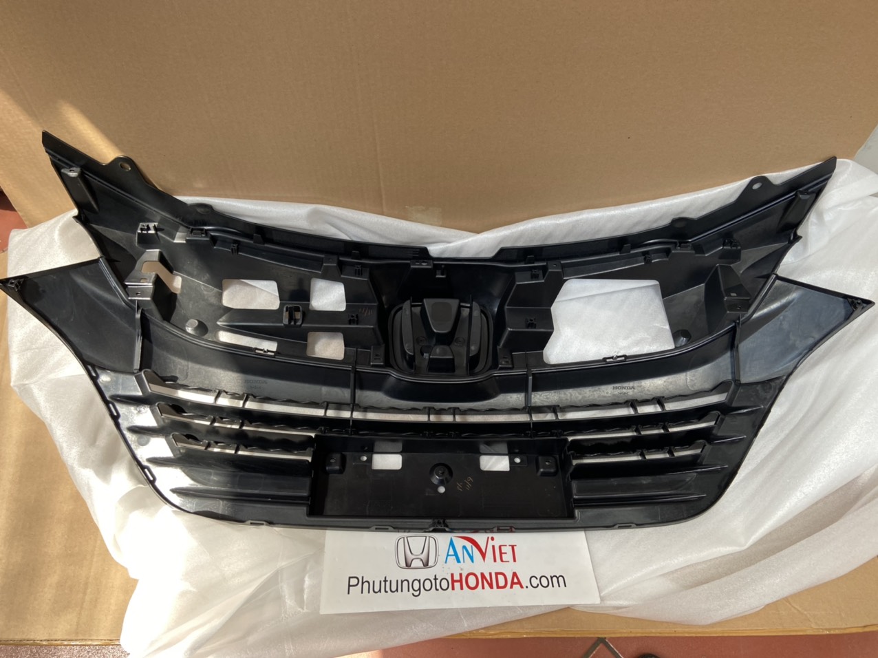 Đế đỡ mặt ca lăng xe Honda HRV